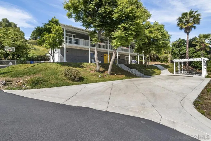 9174 Mollywoods Ave, La Mesa, California 91941