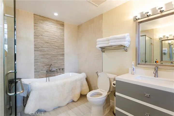 668 Island View Circle, Port Hueneme, California 93041