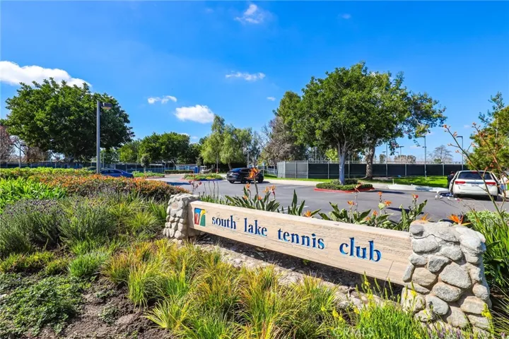 One of the many tennis courts in Woodbridge Village.