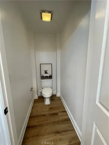 Master privacy toilet room
