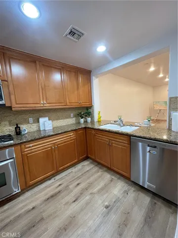 Right of kitchen after entry