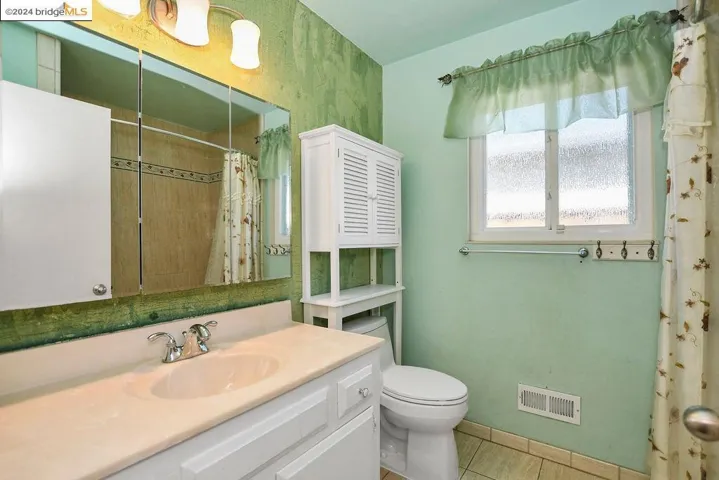 3024 Ashburton Drive, Antioch, California 94509-5136
