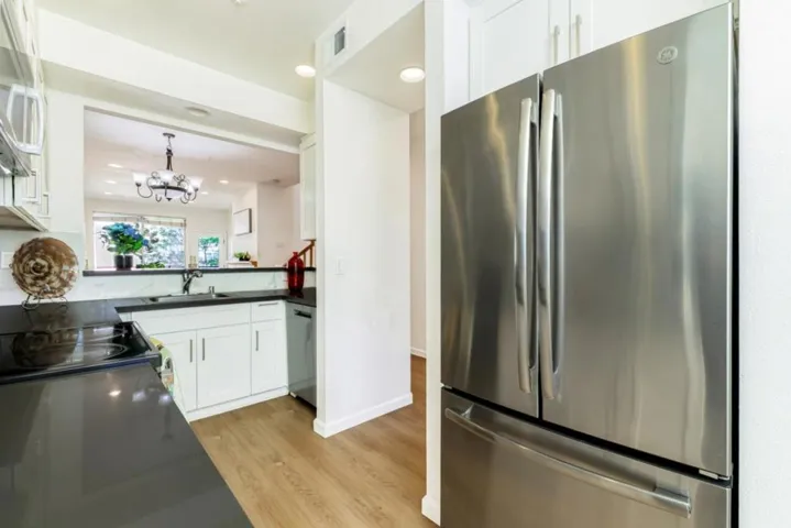 2585 Park Boulevard Z206, Palo Alto, California 94306