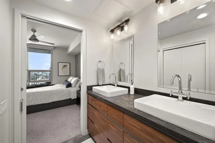 321 10th Ave. 1901, San Diego, California 92101