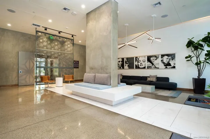 321 10th Ave. 1901, San Diego, California 92101