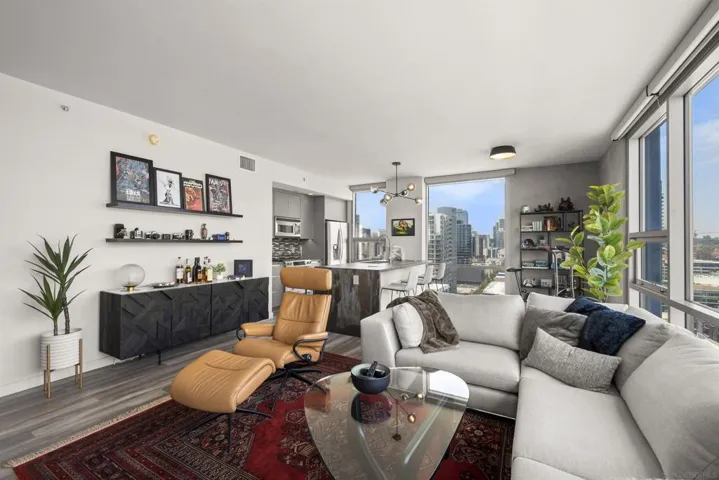 321 10th Ave. 1901, San Diego, California 92101