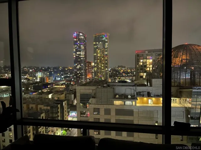 321 10th Ave. 1901, San Diego, California 92101