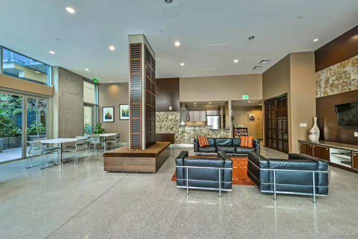 321 10th Ave. 1901, San Diego, California 92101