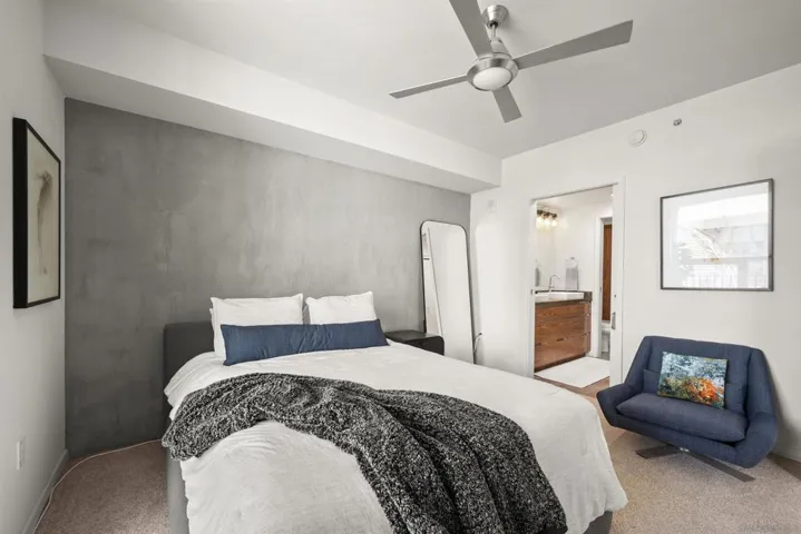 321 10th Ave. 1901, San Diego, California 92101