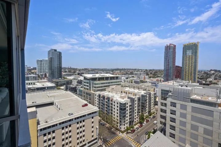 321 10th Ave. 1901, San Diego, California 92101