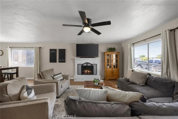 409 Sunset Lane, Taft, California 93268