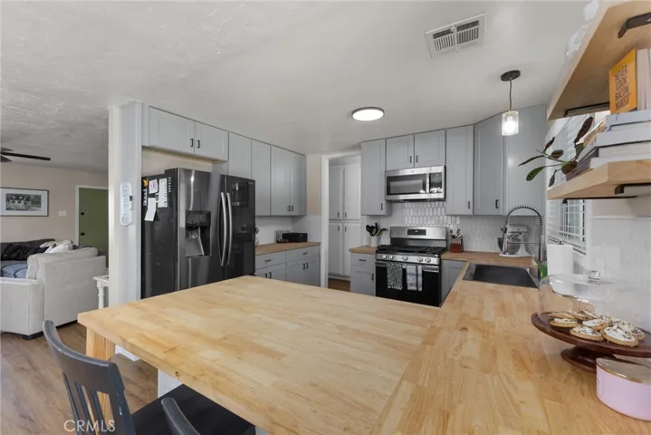 409 Sunset Lane, Taft, California 93268