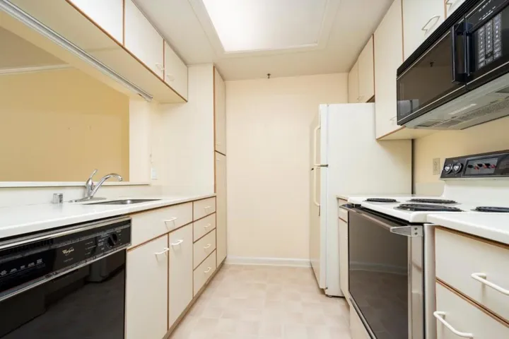 1 Baldwin Avenue 221, San Mateo, California 94401