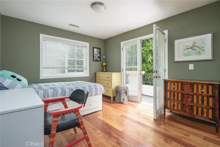 bedroom 2 w balcony