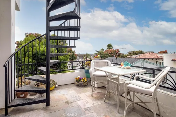 608 Sapphire Street, Redondo Beach, California 90277