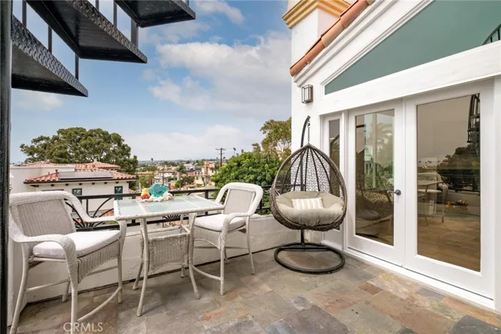608 Sapphire Street, Redondo Beach, California 90277
