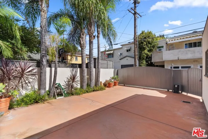 1621 Berkeley Street, Santa Monica, California 90404