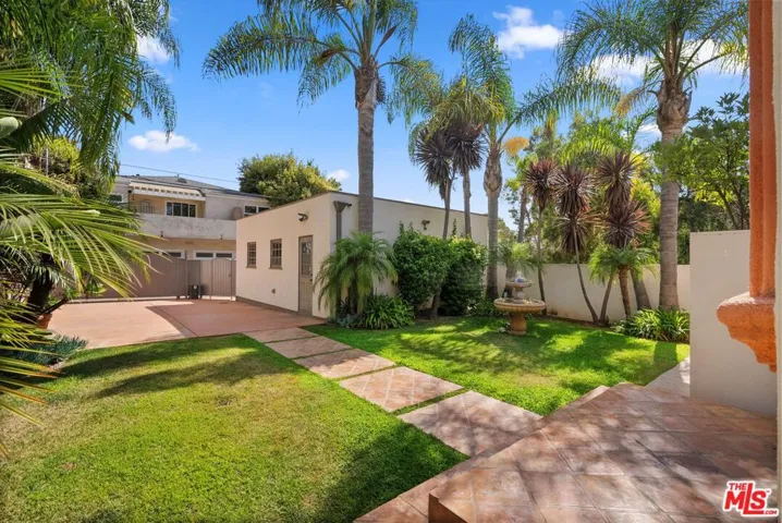1621 Berkeley Street, Santa Monica, California 90404