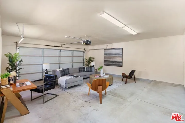 1621 Berkeley Street, Santa Monica, California 90404