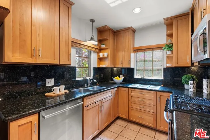 1621 Berkeley Street, Santa Monica, California 90404