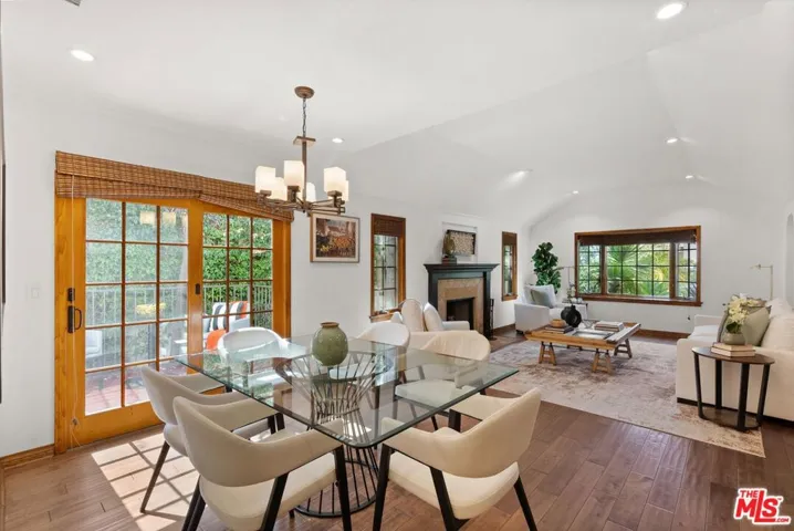 1621 Berkeley Street, Santa Monica, California 90404