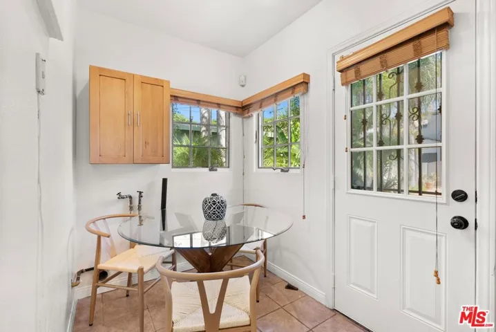 1621 Berkeley Street, Santa Monica, California 90404