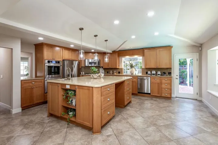 19644 Needham Lane, Saratoga, California 95070