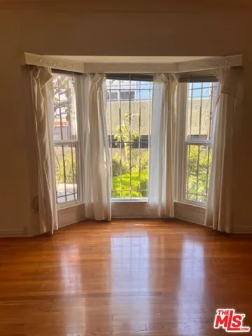 220 S Martel Avenue, Los Angeles, California 90036