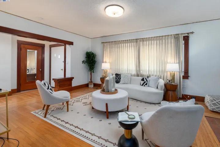 1342 61st Avenue, Oakland, California 94621-3918