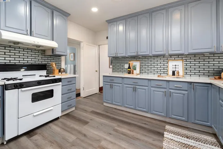 1342 61st Avenue, Oakland, California 94621-3918