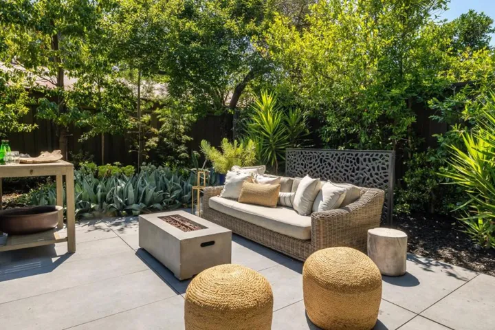 151 Seale Avenue, Palo Alto, California 94301