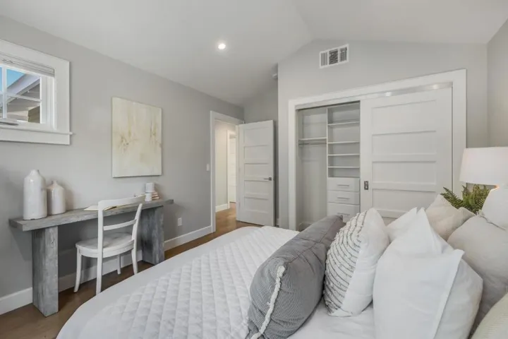 151 Seale Avenue, Palo Alto, California 94301