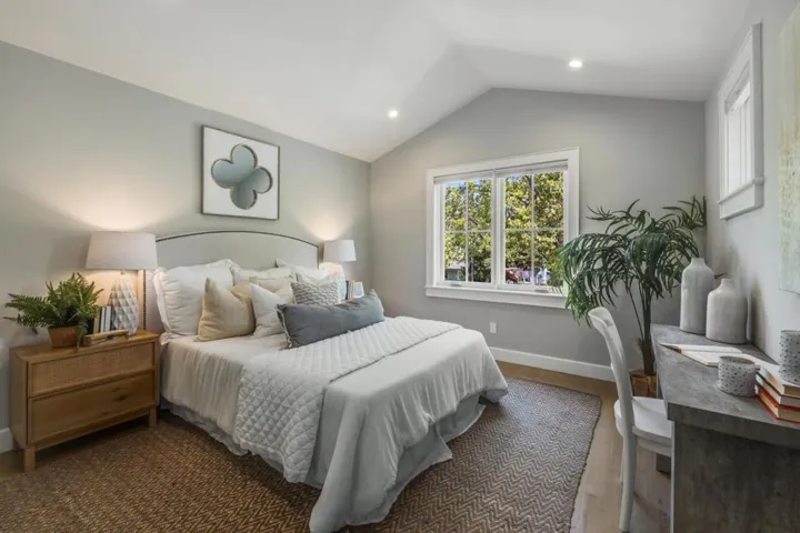 151 Seale Avenue, Palo Alto, California 94301