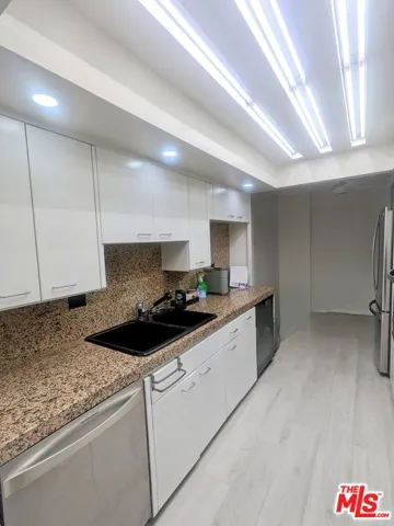 11656 Montana Avenue 101, Los Angeles, California 90049