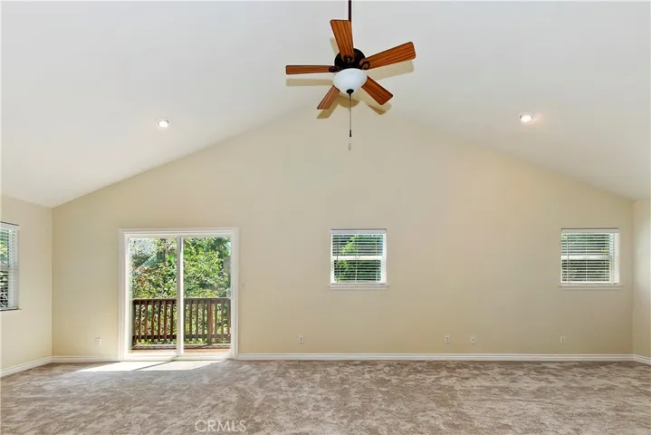 Bouns/Entertainment room (upstairs)