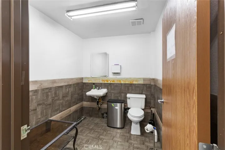 210 S Center Street, Santa Ana, California 92703