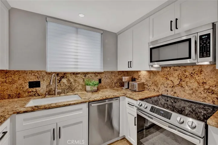 771 Avocado Avenue, Corona Del Mar, California 92625