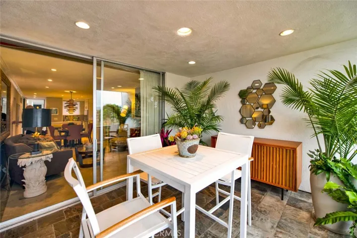 771 Avocado Avenue, Corona Del Mar, California 92625
