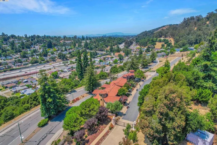 80 Siena Dr, Oakland, California 94605