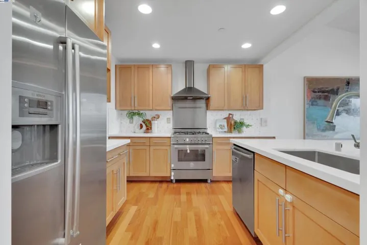 80 Siena Dr, Oakland, California 94605