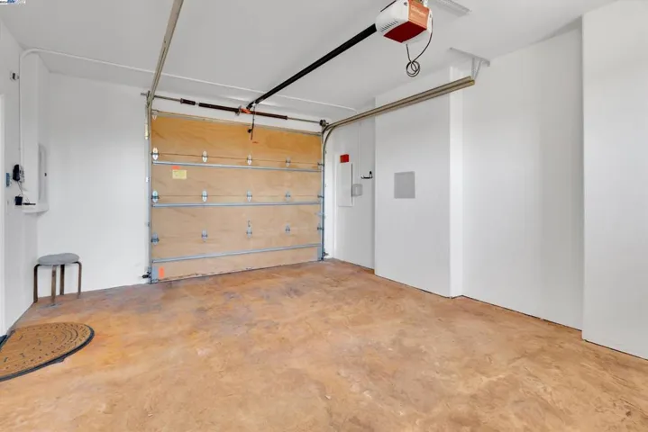 80 Siena Dr, Oakland, California 94605