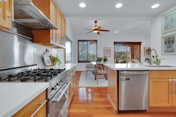 80 Siena Dr, Oakland, California 94605