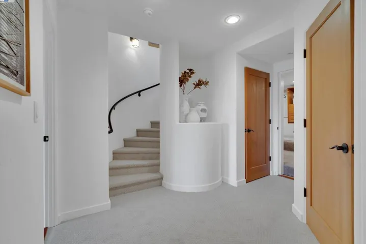 80 Siena Dr, Oakland, California 94605