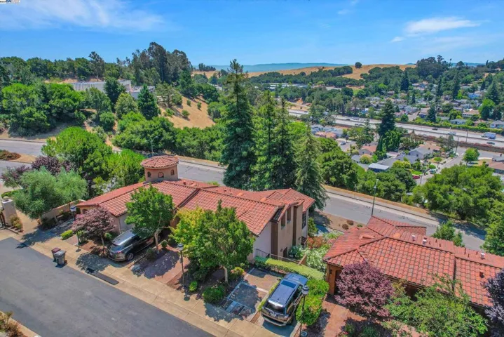 80 Siena Dr, Oakland, California 94605