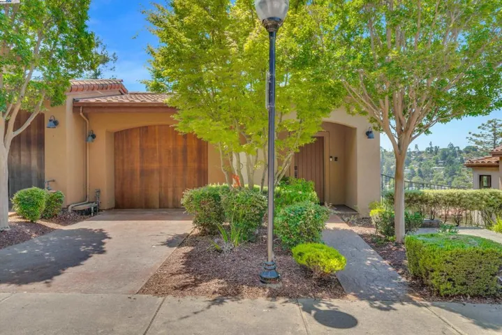 80 Siena Dr, Oakland, California 94605