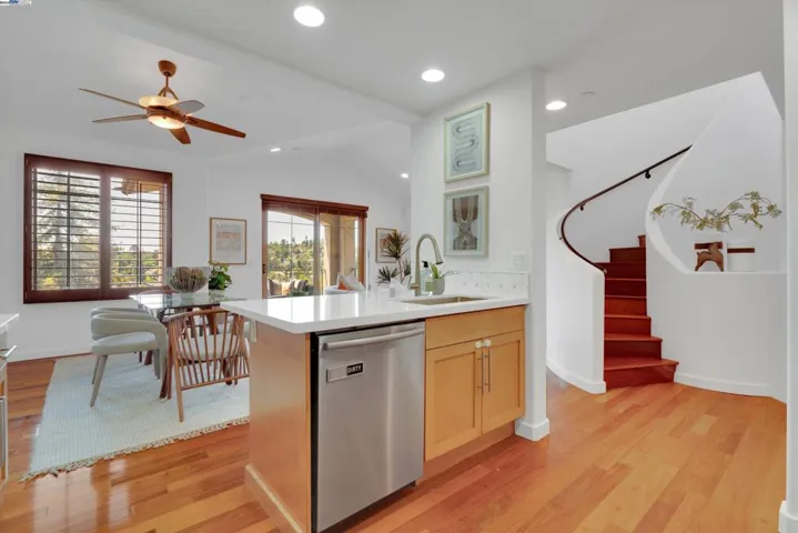 80 Siena Dr, Oakland, California 94605