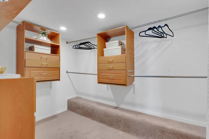80 Siena Dr, Oakland, California 94605