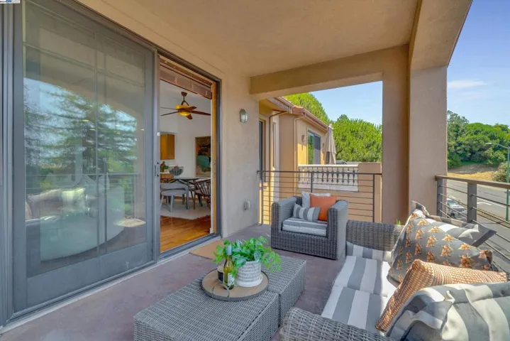 80 Siena Dr, Oakland, California 94605