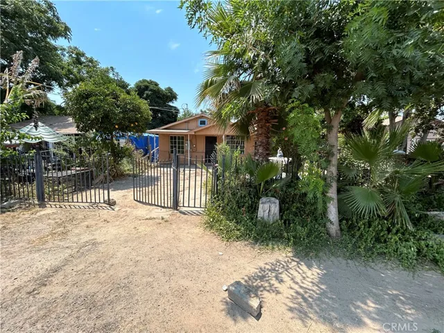 7075 N Weber Avenue, Fresno, California 93722