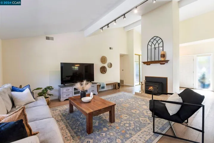 19321 Solano Ct, Sonoma, California 95476